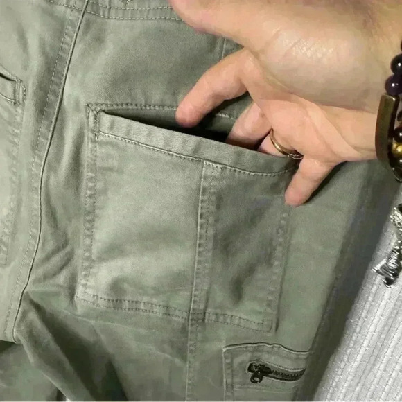 Anthropologie Jefferson Moto Cargo Pants Size 25 Light Olive Green Zipper Detail - Picture 9 of 14